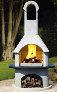Gartenkamine wie der Gartenkamin Caleb aus dem Wohnen.de Shop sehen gut aus und bieten praktische Mehrwerte.