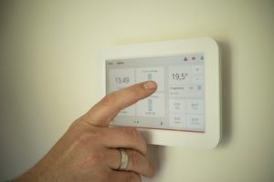 Smarte Thermostate und Steuerung für mehr Komfort und weniger Heizkosten