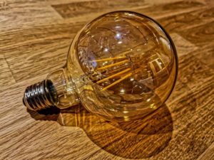 Weniger für Strom ausgeben - Strom sparen bei Leuchtmitteln / Lampen