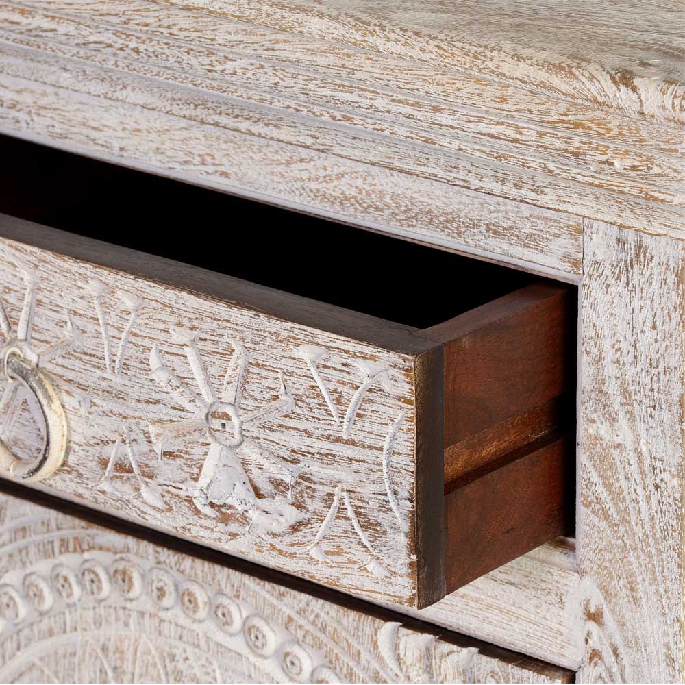 White Wash Sideboard mit Ornament Schnitzereien - Rusula
