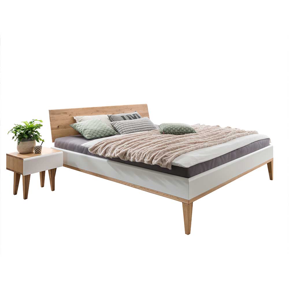 Elegantes Wildeiche-Bett inklusive zwei Nachtkommoden - Praseida (dreiteilig)