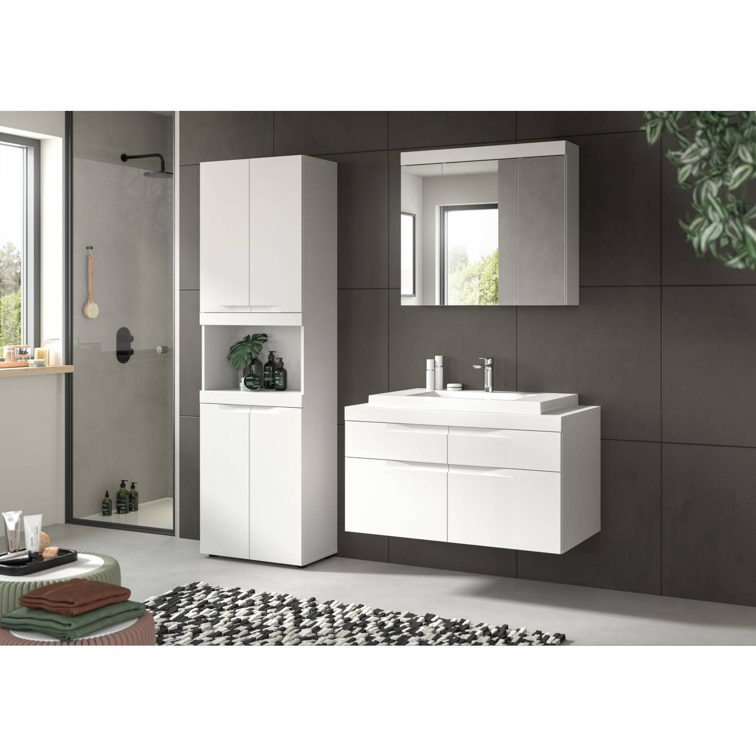 Modernes dreiteiliges Badezimmerset in Weiß mit Waschtisch, Spiegelschrank und Hochschrank – Bruna