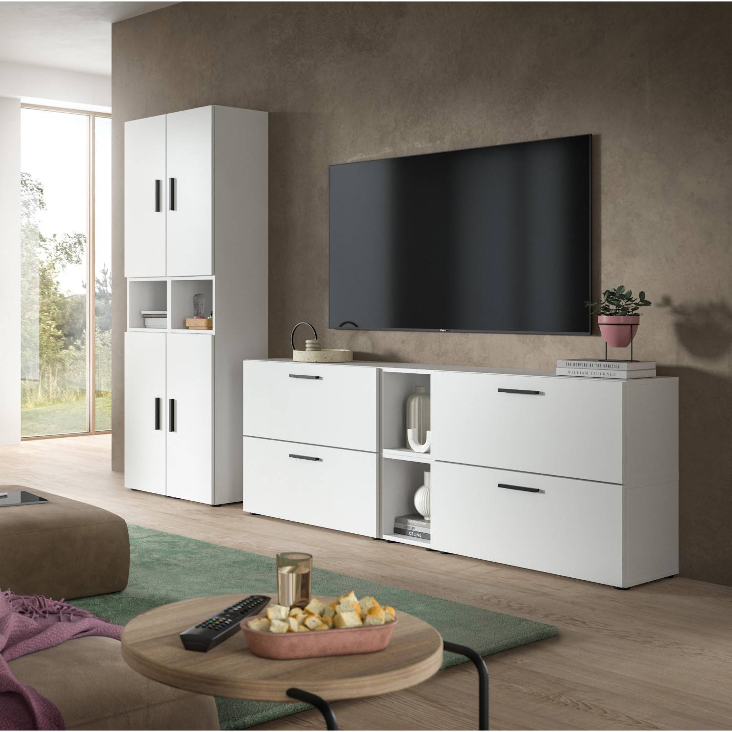 Zweiteiliges weißes Wohnzimmermöbel mit TV-Lowboard und hohem Schrank – Actionsa