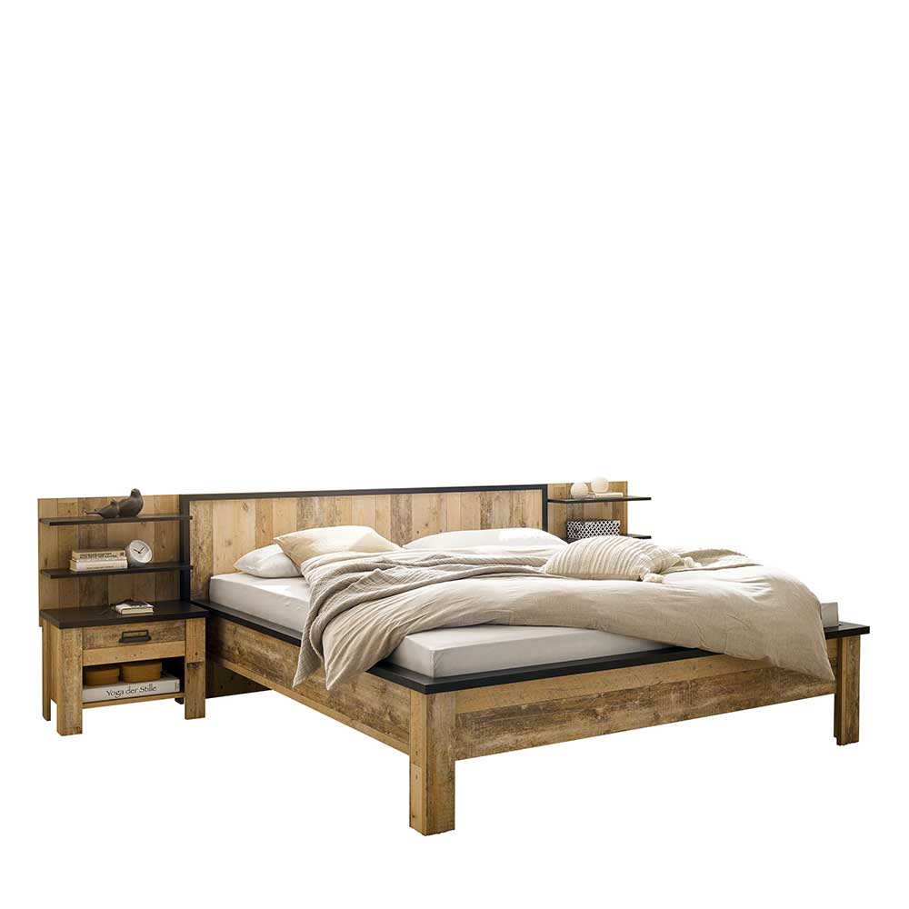 Rustikale Bett Anlage im Altholz Look - Naiavio (dreiteilig)
