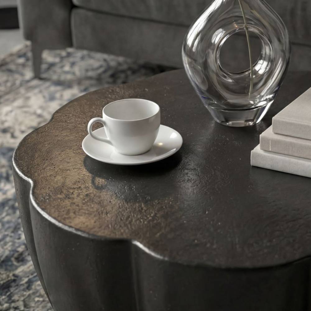 Schwarz matter Alu Design-Couchtisch mit welligem Rand und matter Oberfläche – Susi