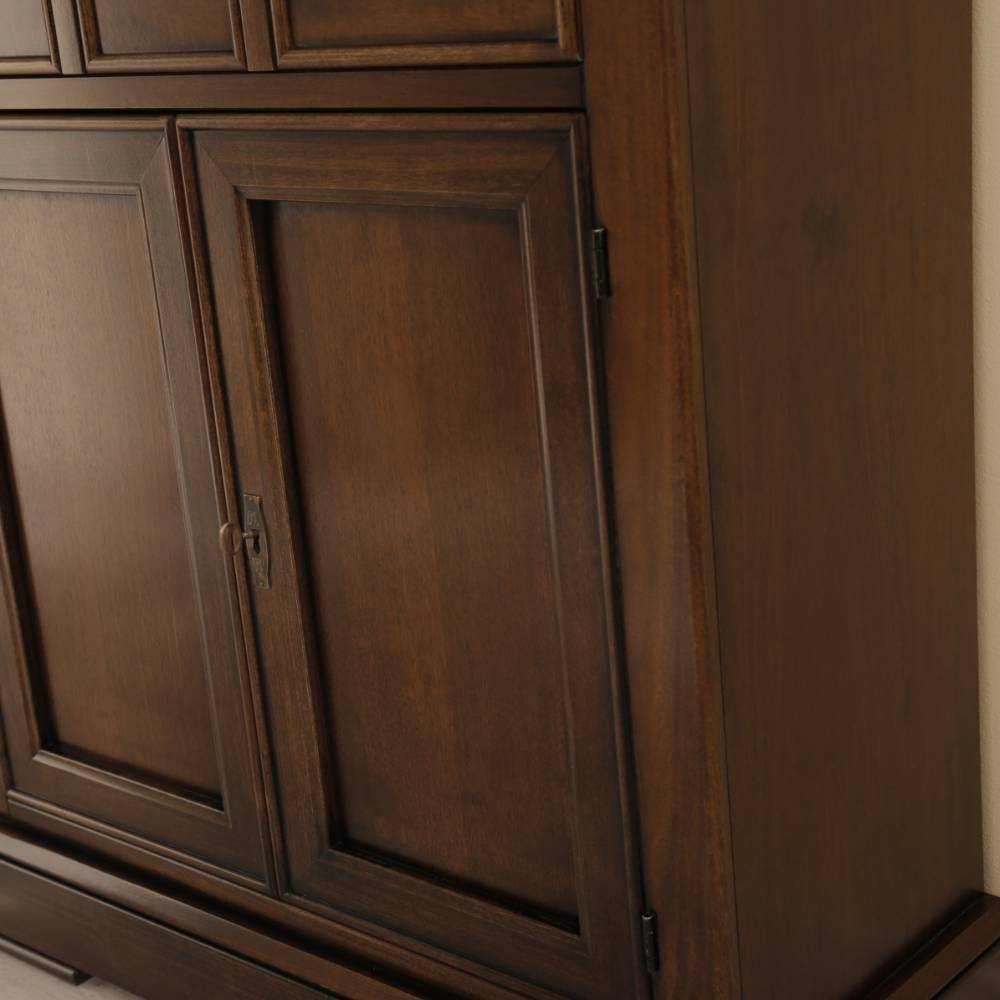 Vitrinenschrank in Walnussbraun Antik - Istefanio