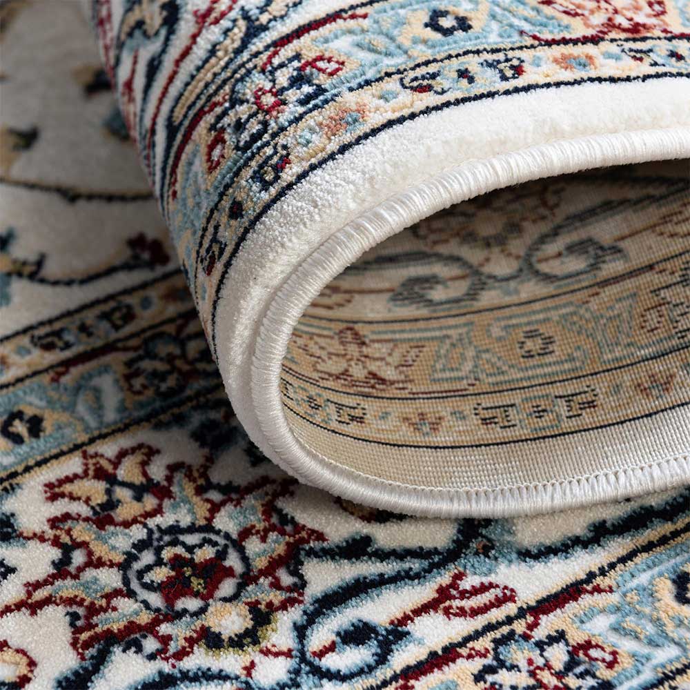 Stark gemusterter Teppich im Orientalischen Stil - Diagos
