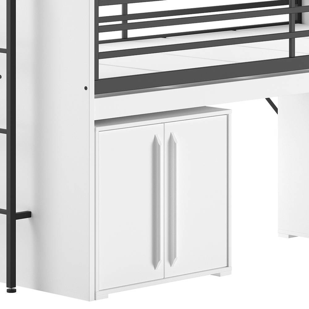 Weiße Kommode mit zwei Türen unter dem Kinderzimmer-Hochbett für zusätzlichen Stauraum – Brasovia