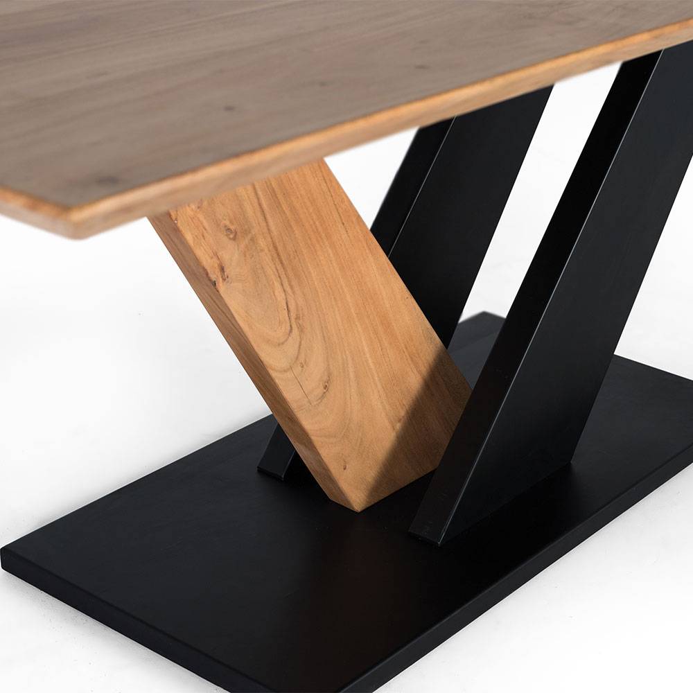 Esszimmertisch mit V-Design Säulengestell - Muscetta
