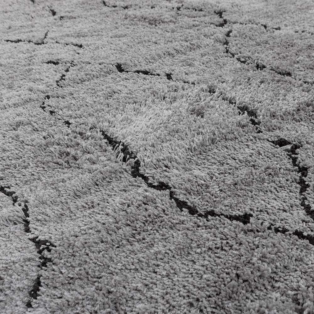 Moderner Teppich in Grau und Schwarz gemustert - Fredoco