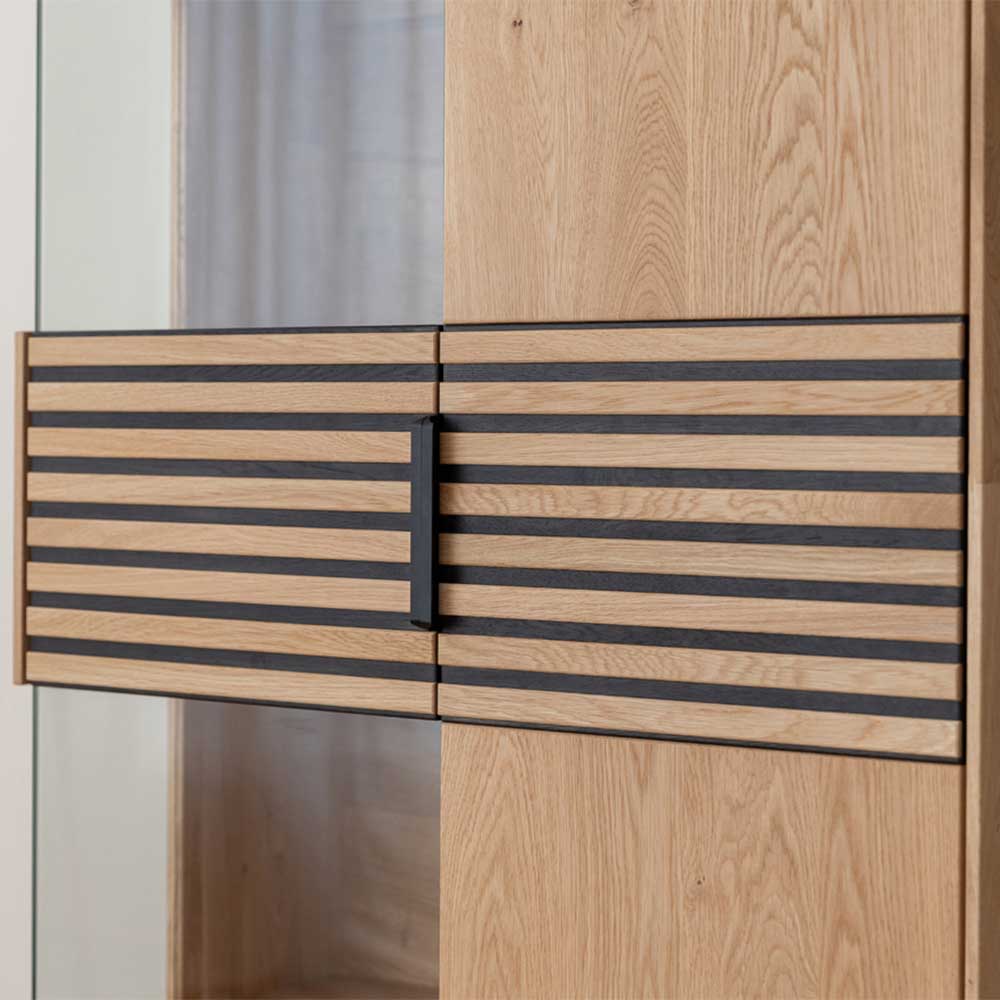 Massivholz Vitrine in Eiche mit Schwarz - Eribella