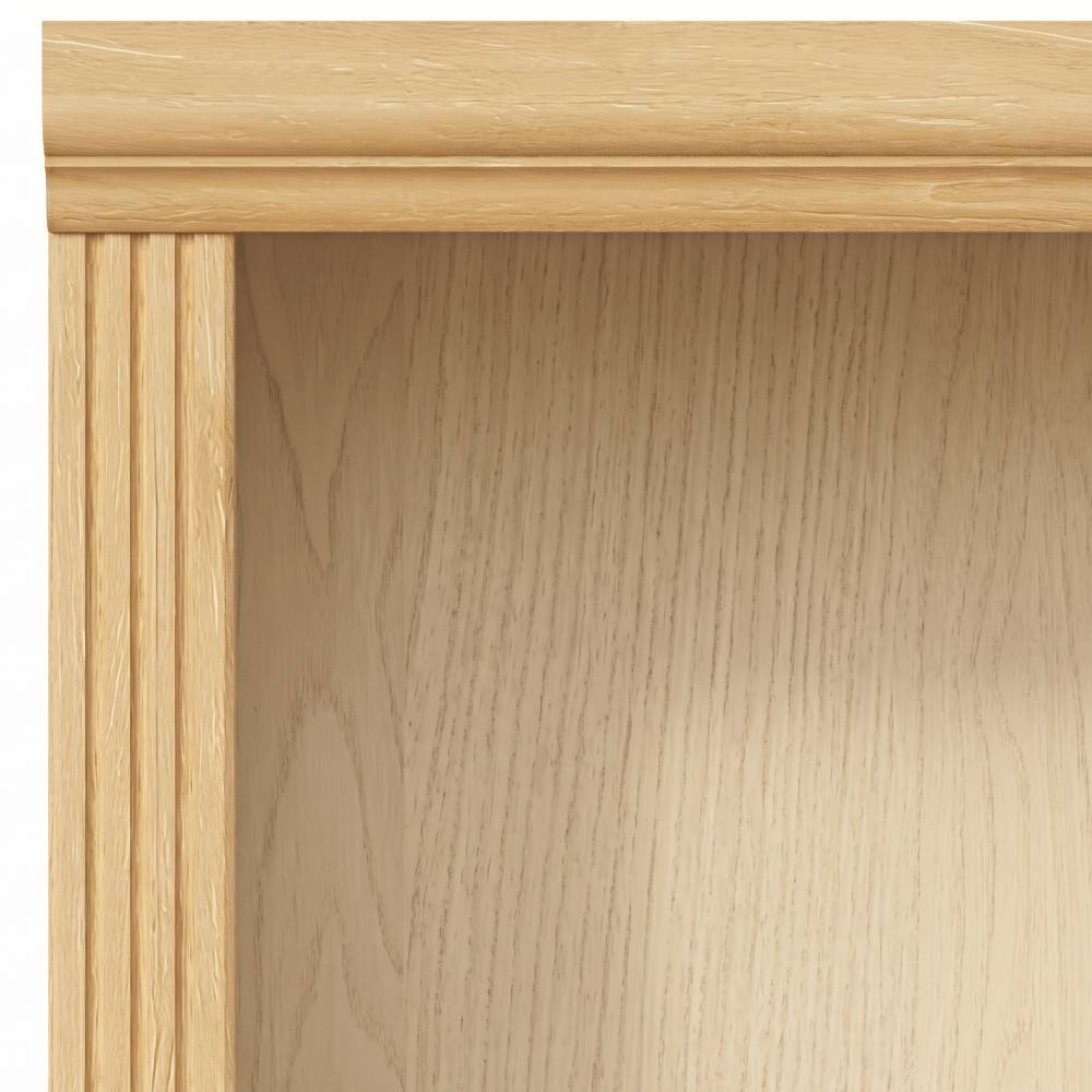 Oberer Detailbereich des schmalen Regals aus Kiefer Natur mit Holzmaserung – Snog