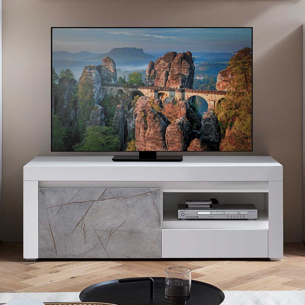 Modernes TV Board mit 140 cm Breite - Volicra