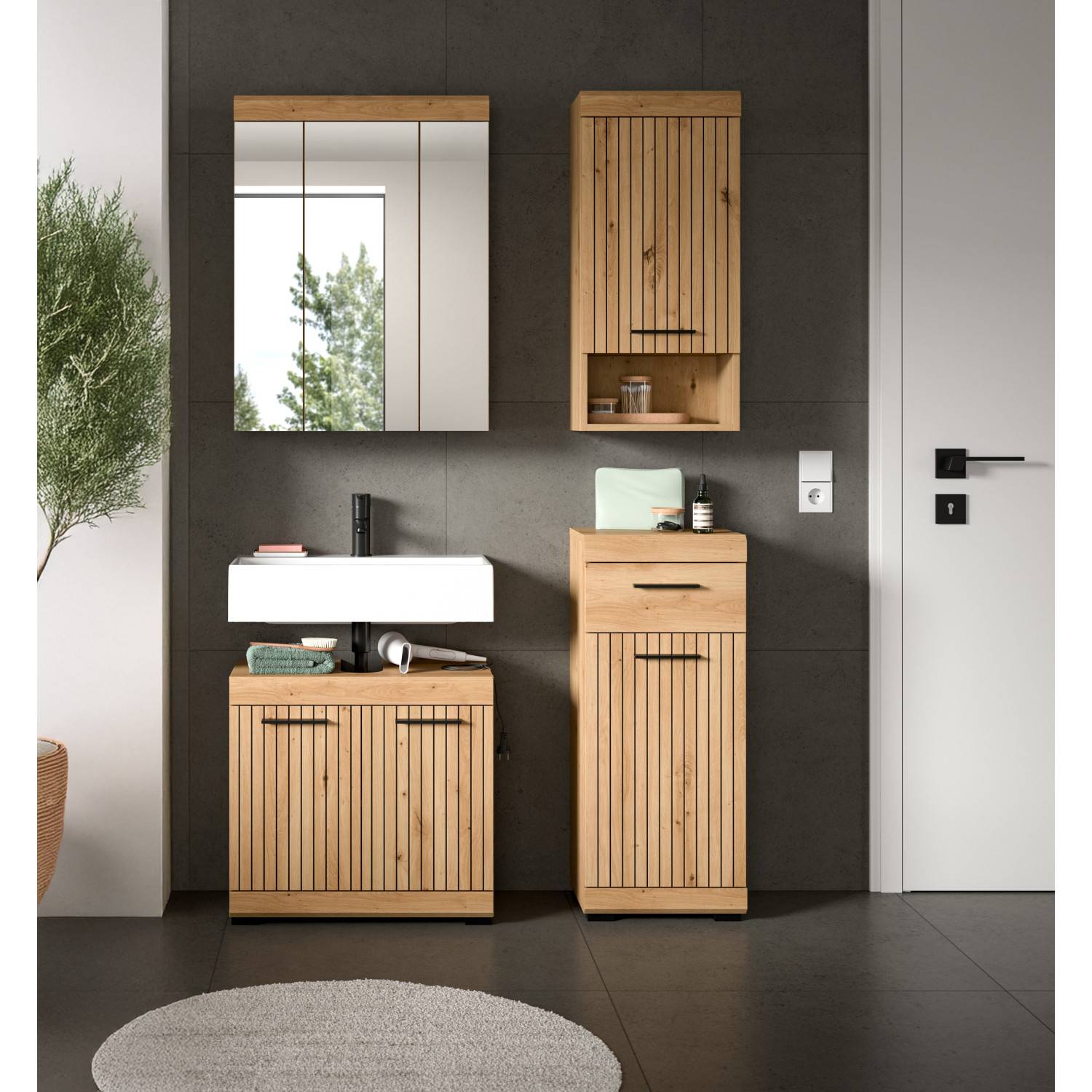 Vierteiliges Waschplatz Set mit Lamellenfronten, bestehend aus Spiegelschrank, Hochschrank und Waschtischunterschrank – Lasewood