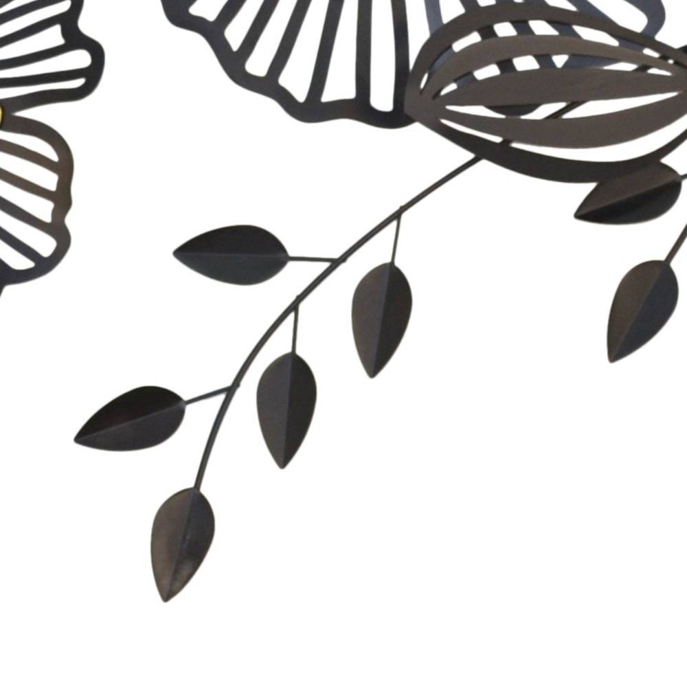 Detail schwarzer Metallblätter und Ranken für florale Wandgestaltung – Satyno
