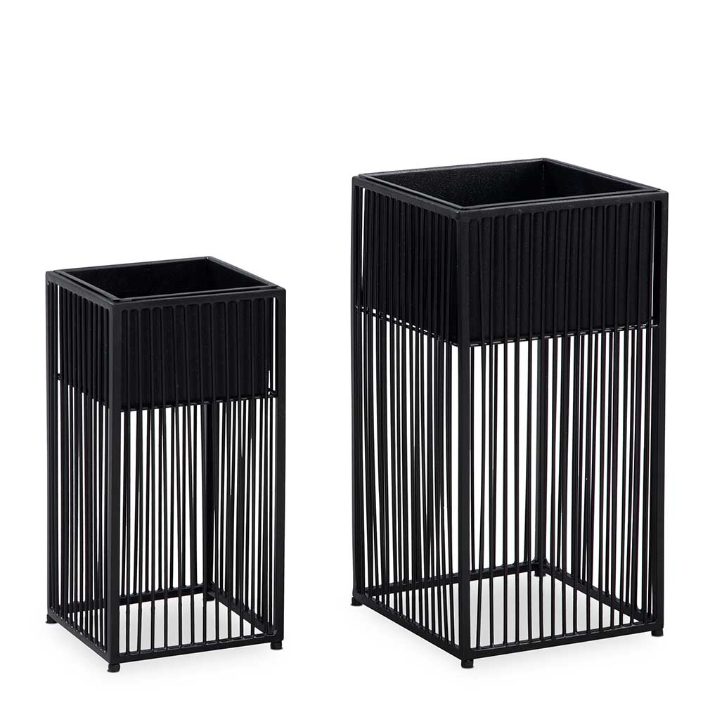 Zwei schwarze, hohe Metall-Blumensäulen mit quadratischen Übertöpfen im modernen Design – Mauritiuss