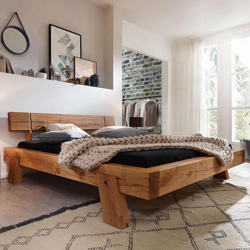 Wildeiche Holzbett mit rustikalem Design - Tregova