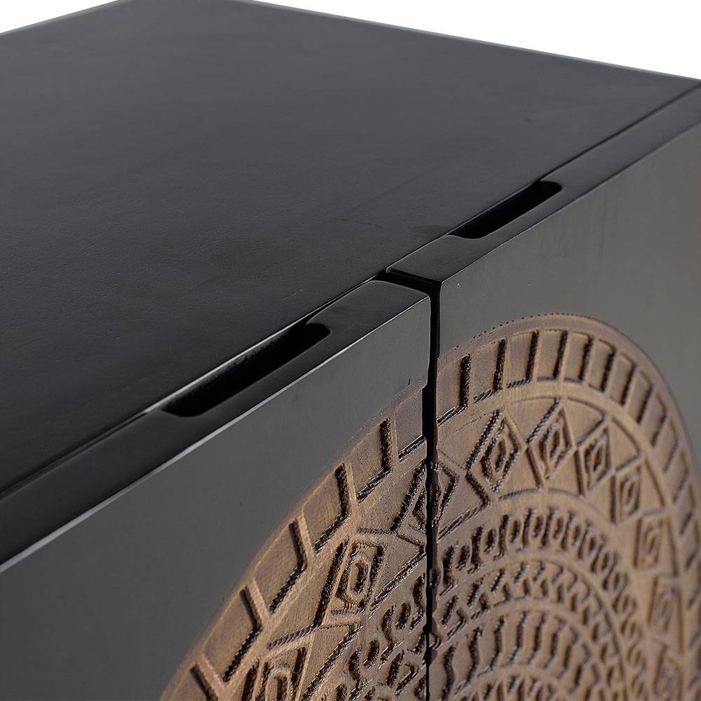 4-türige Design Kommode mit Mandala Schnitzerei - Synessa