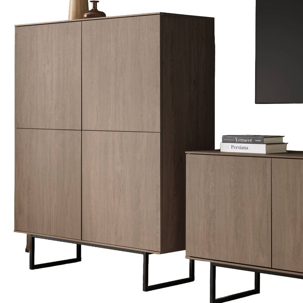 Modernes Highboard und TV-Möbel aus Holzwerkstoff in Eiche-Optik mit schwarzen Metallfüßen – Julado