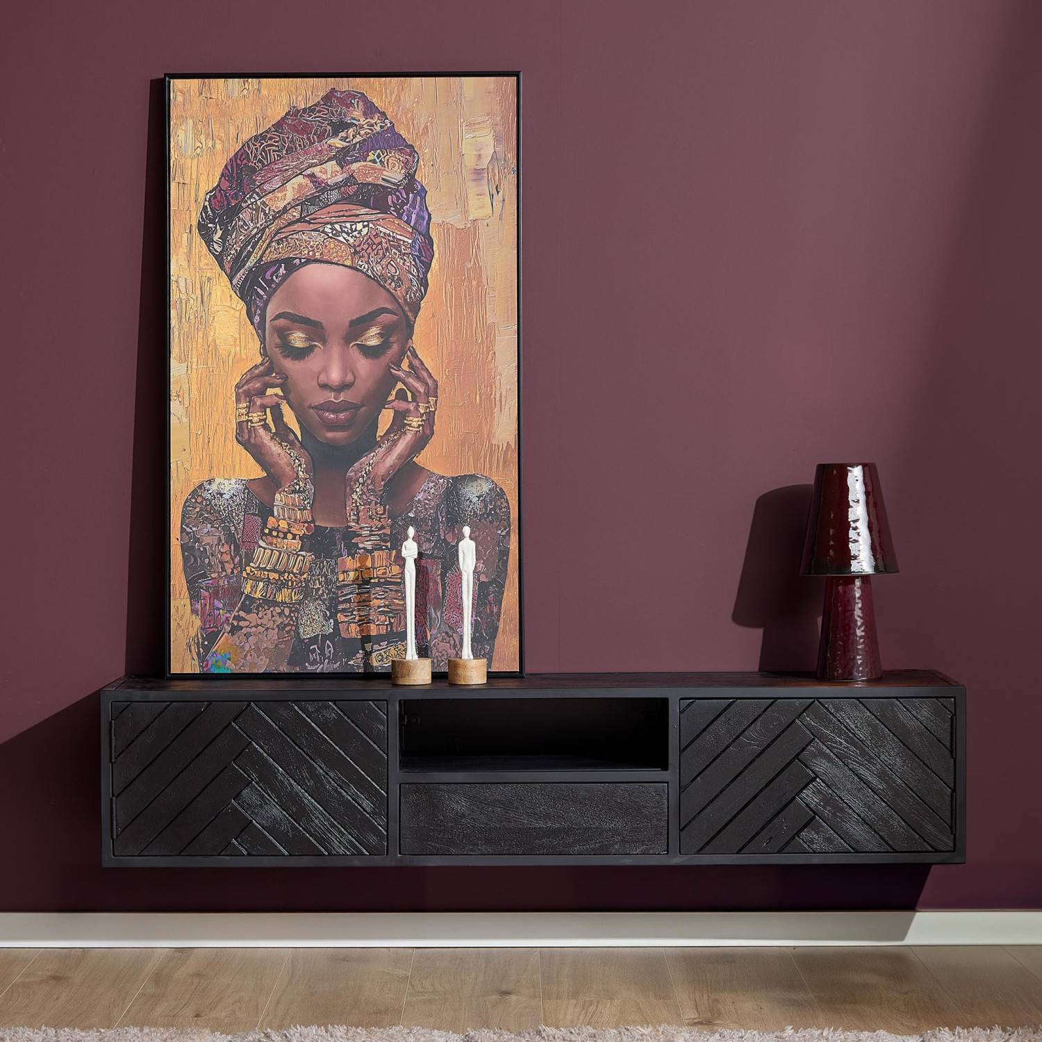 Hängendes schwarzes TV Board aus Mangoholz im Wohnzimmer mit Stauraum – Lida