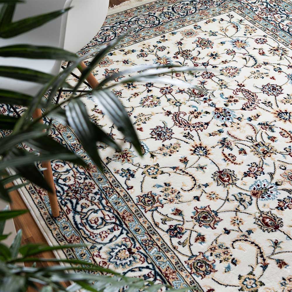 Stark gemusterter Teppich im Orientalischen Stil - Diagos
