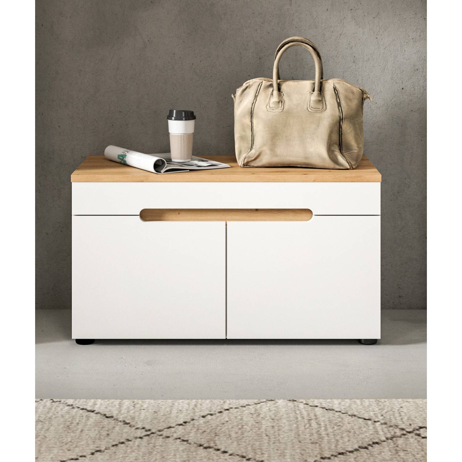 Weiße Schuhbank mit heller Holzplatte und zwei Türen, ideal für den Eingangsbereich – Sandy