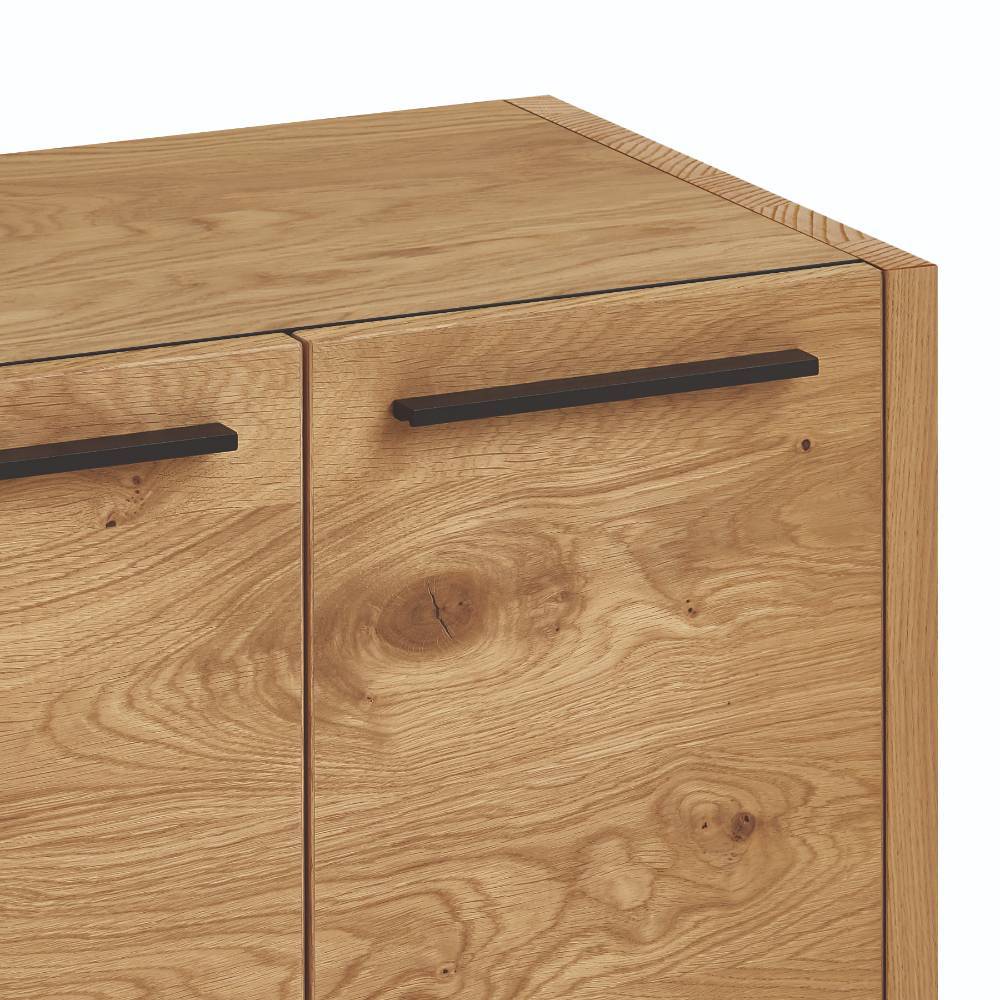Obere Ecke der Balkeneiche Flurbank mit zwei Türen und modernen schwarzen Griffen – Mouse