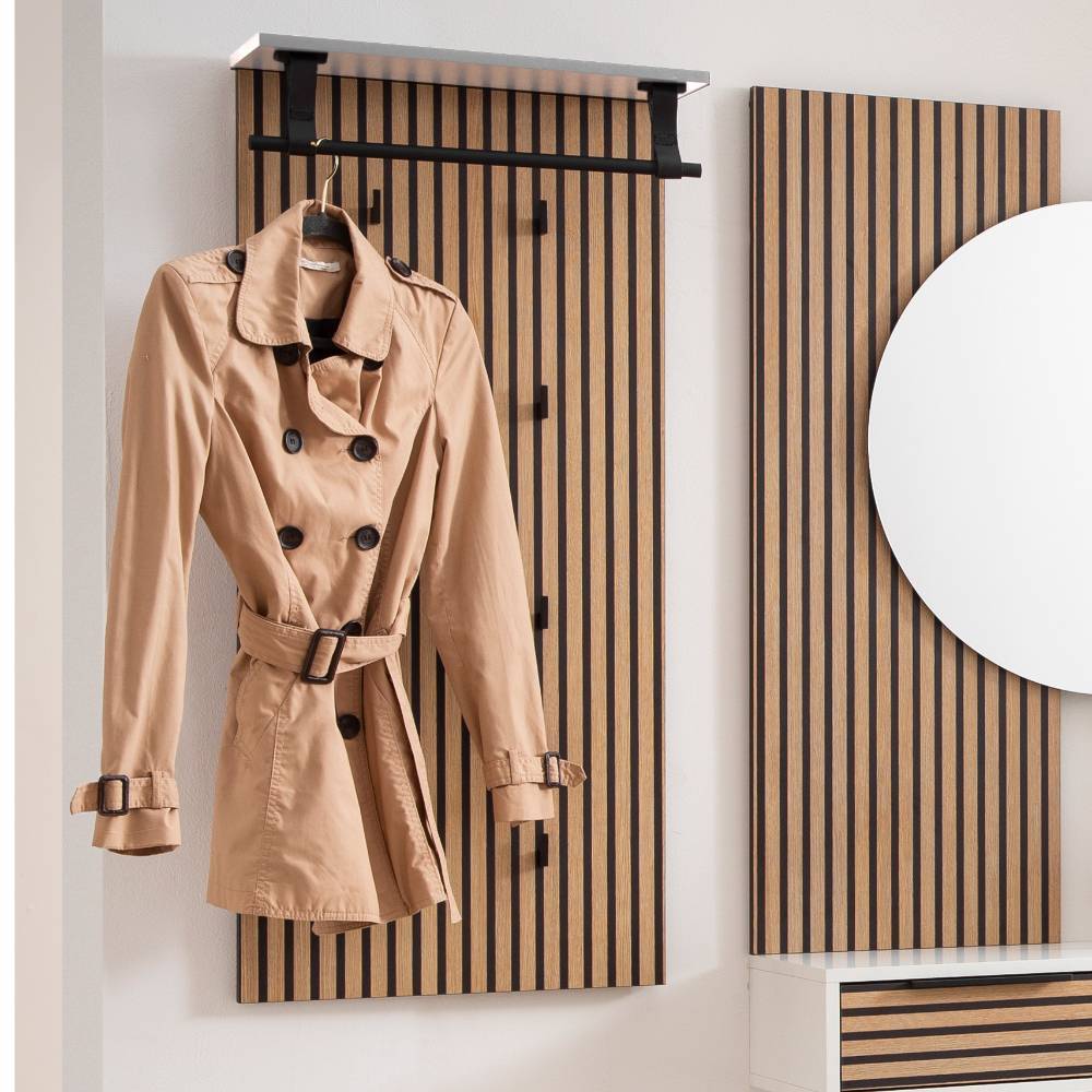 Garderobe mit Kleiderstange und Haken für Mäntel und Jacken in hellem Holz – Cizio