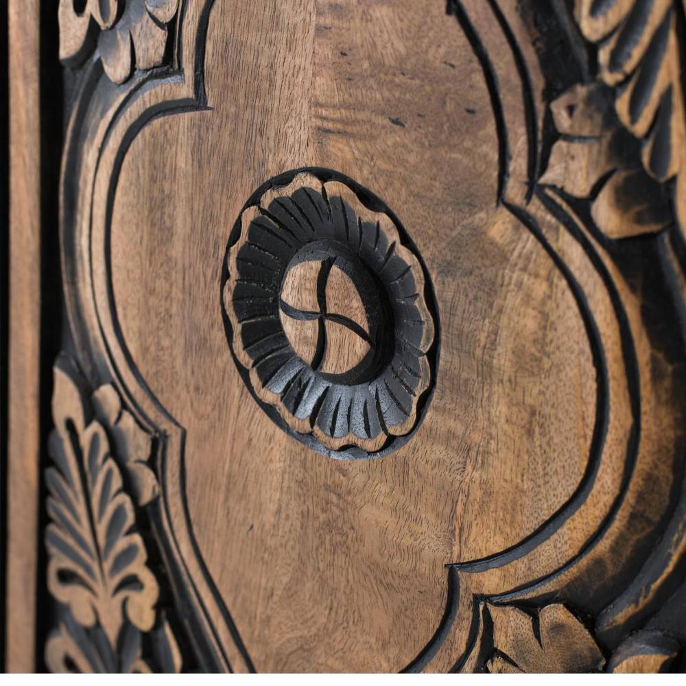 Massivholzschrank im Boho Style - Gomata