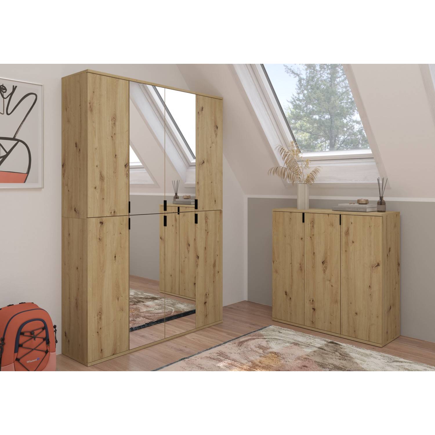 Kleiderschrank mit Spiegeltüren und ergänzendem Sideboard in heller Holzoptik für das Schlafzimmer – Pretty