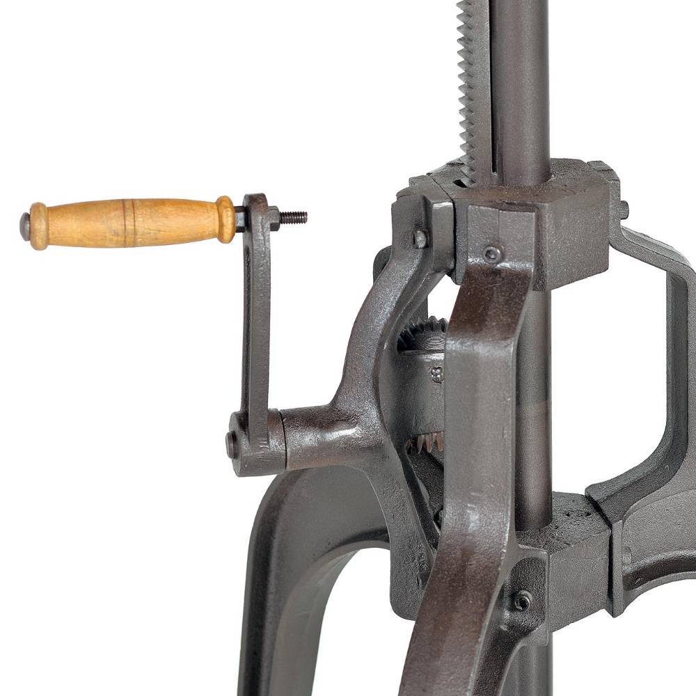 Höhenverstellbarer Kurbelmechanismus aus Gusseisen mit Holzgriff für den Tisch – Iljana