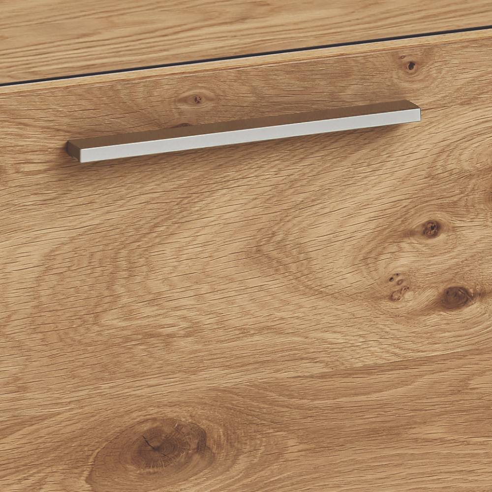 Türfront der Holzbank aus Eiche mit silbernem Metallgriff und natürlicher Maserung – Mouse