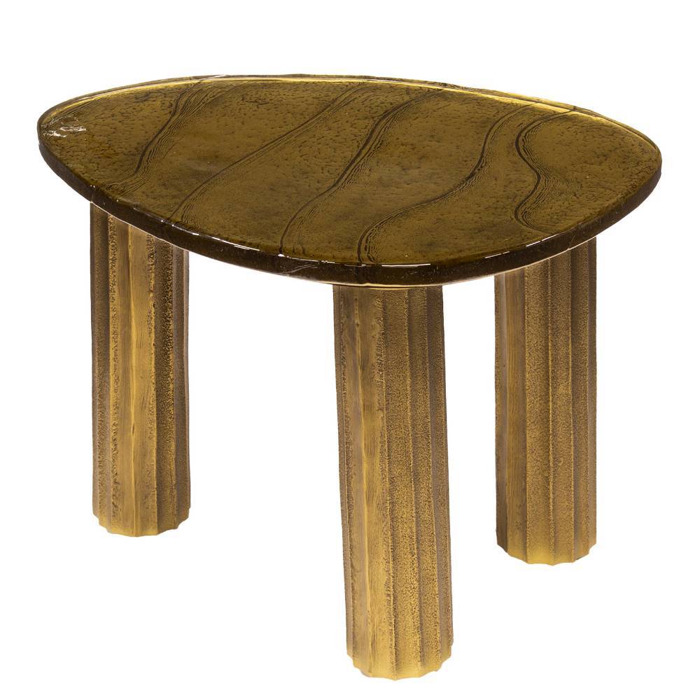 Eleganter Couchtisch mit Gussglas-Platte und drei goldfarbenen Säulenfüßen – Mysore