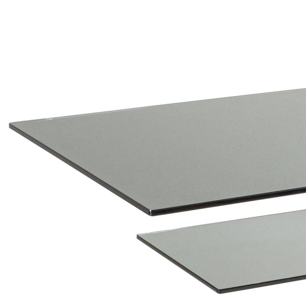 Getönte Parsolglas-Platten und saubere Kanten des höhenverstellbaren Wohnzimmertisches – Cinema