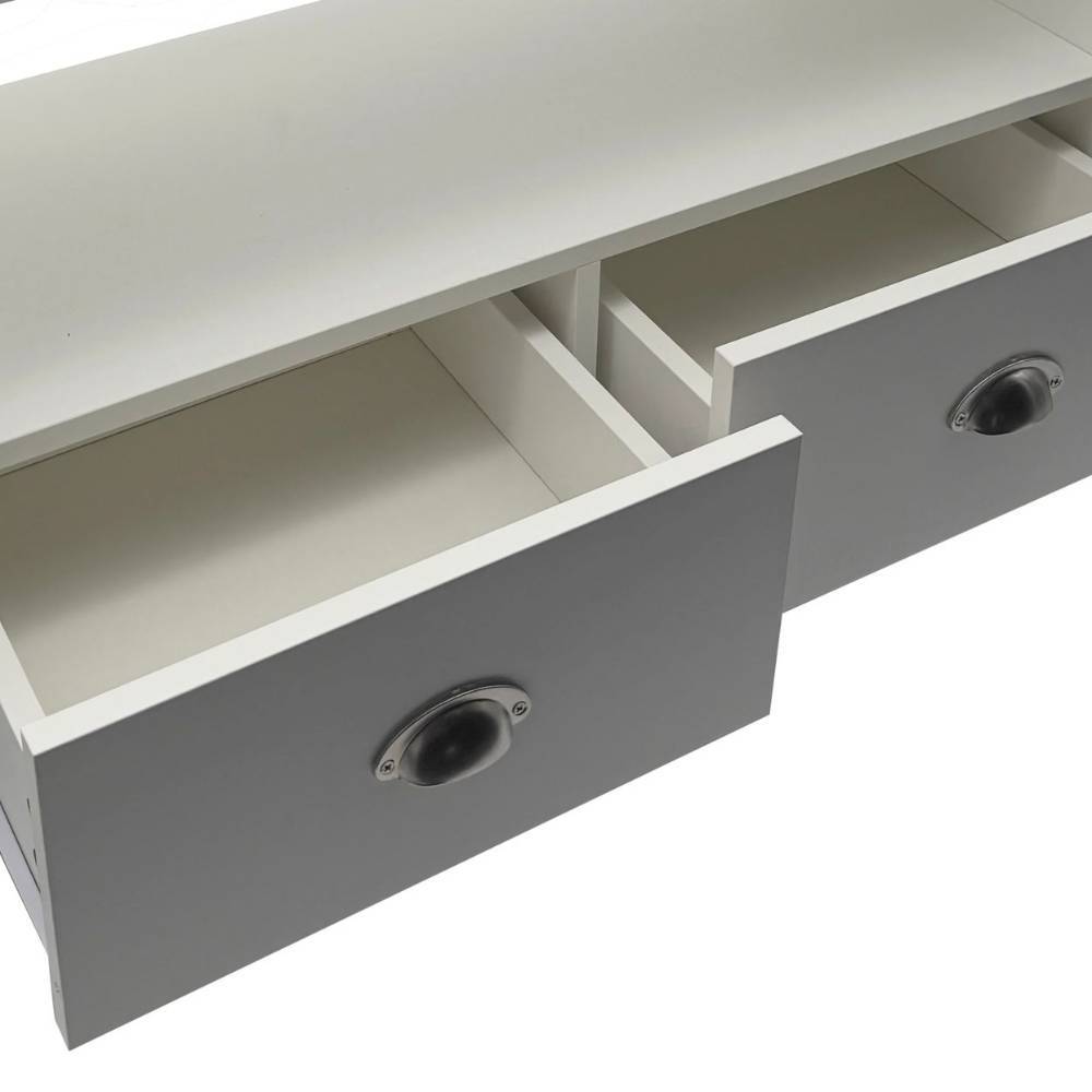 Weißes TV Lowboard mit zwei geöffneten Schubladen und silberfarbenen Griffen – Finnluca