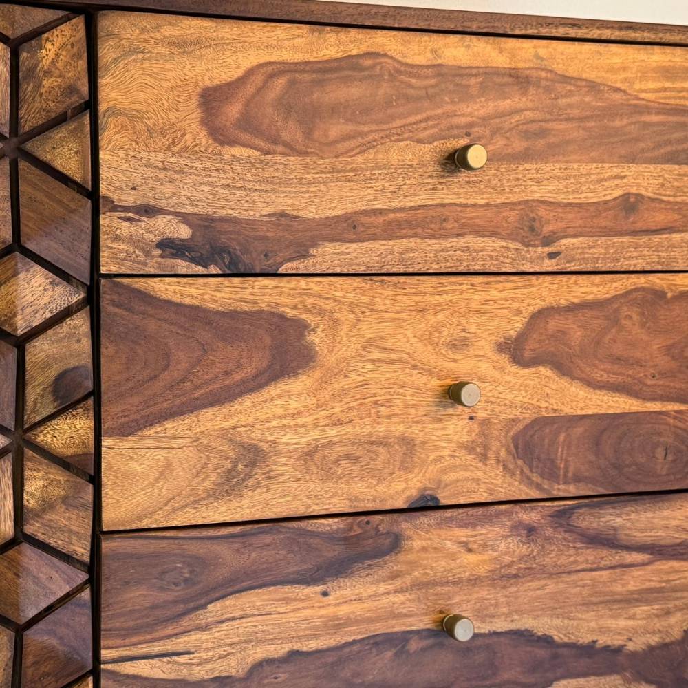 Design-Sideboard mit drei Schubladen - Runicava
