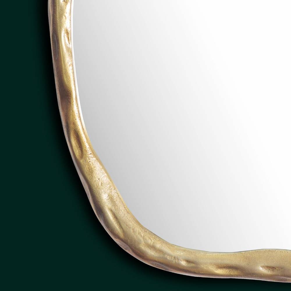 Organischer Wandspiegel goldfarben mit strukturierter Oberfläche Detailansicht – Sesedra