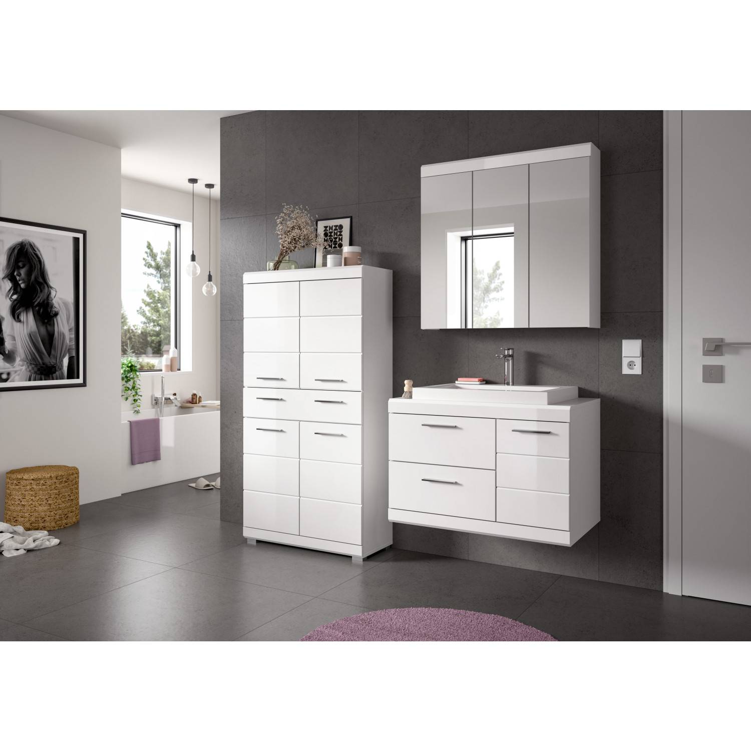 Weißes dreiteiliges Badezimmermöbel Set mit Hochschrank, Waschbeckenunterschrank und Spiegelschrank – Nanila