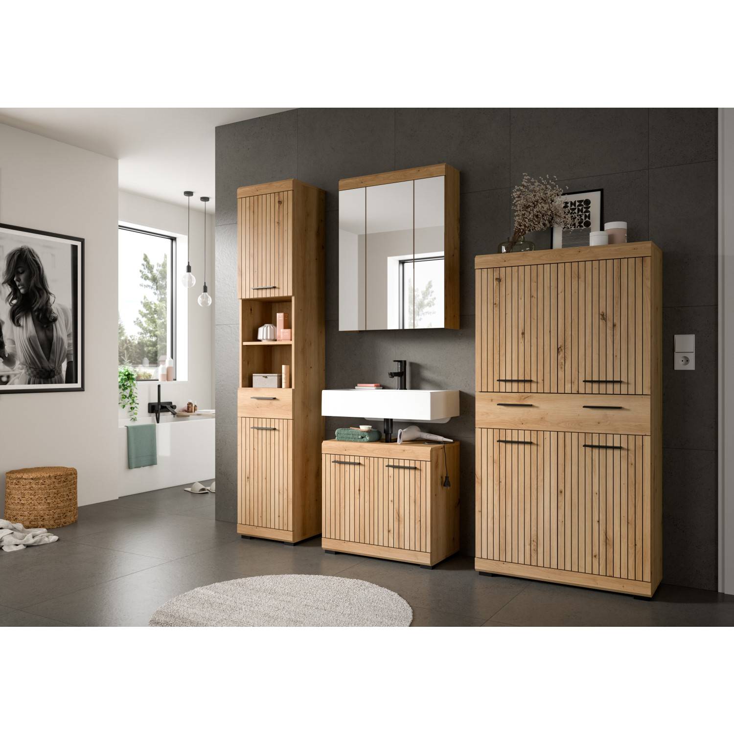 Modernes Badmöbel-Set in heller Holzoptik mit Relief-Fronten und schwarzen Griffen – Lasewood