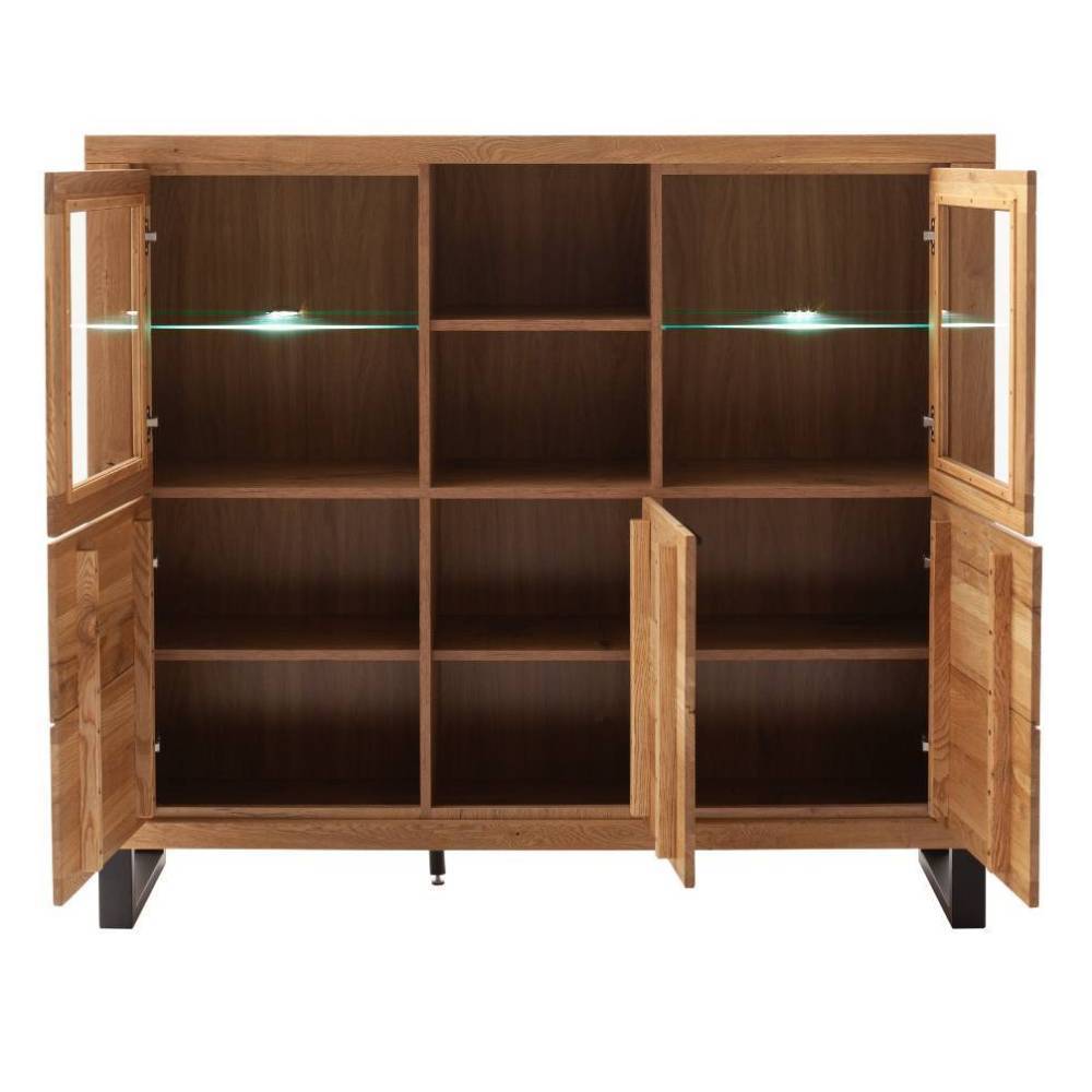 Wildeiche Highboard Vitrine mit geöffneten Türen und beleuchteten Glasböden – Scarlett