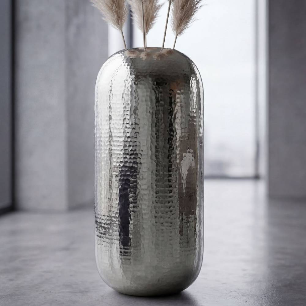 Bodenvase aus Aluminium in Silber - Gizmeal