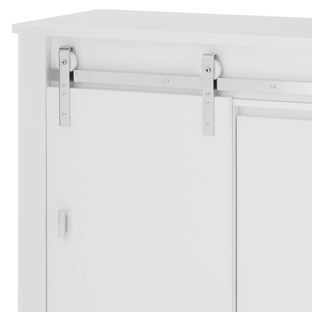 Obere Schiebetürführung aus Metall am weißen Sideboard, Detail der stabilen Aufhängung – Memphys