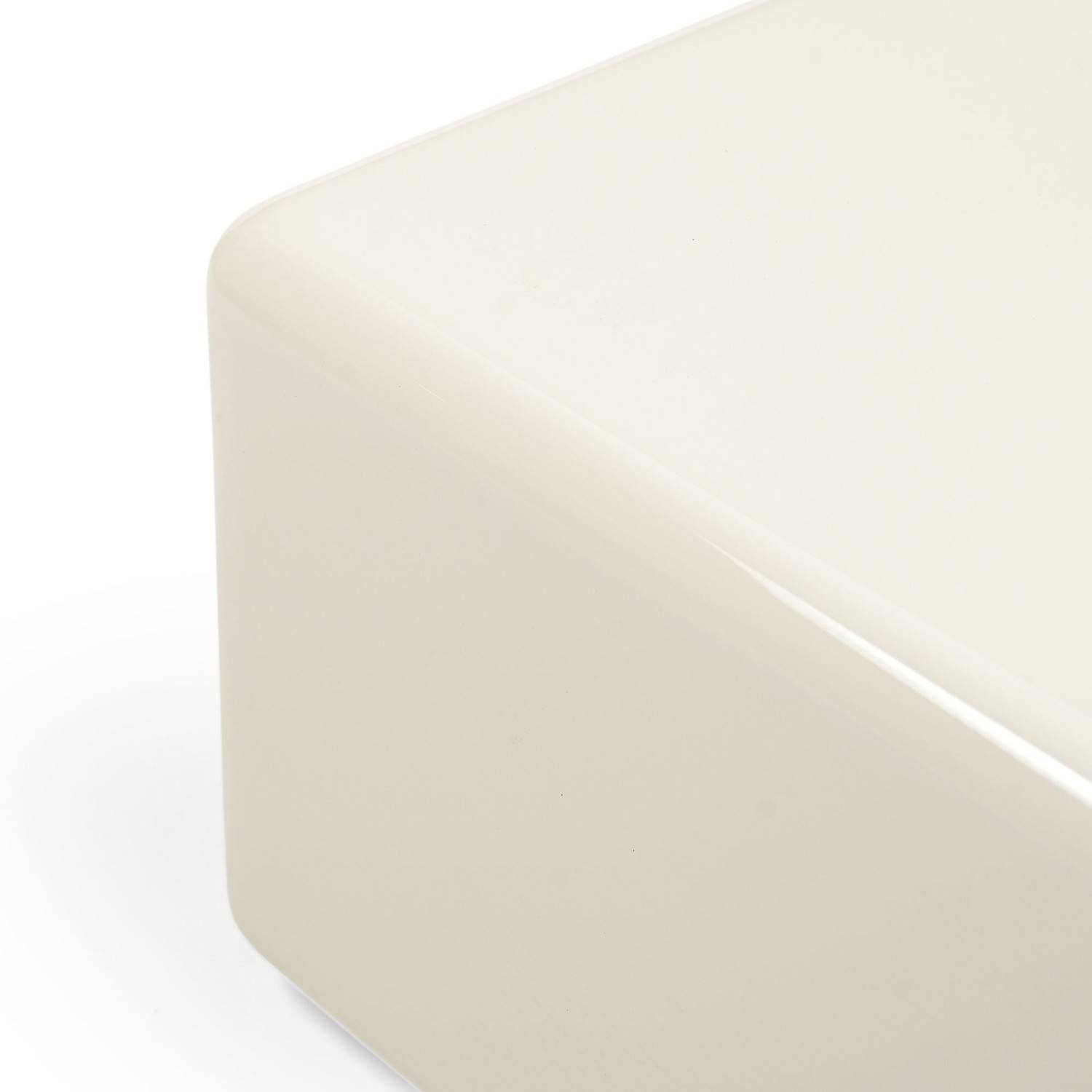 Cremefarbener Couchtisch mit abgerundeter Ecke und Hochglanz-Finish – Carloletta