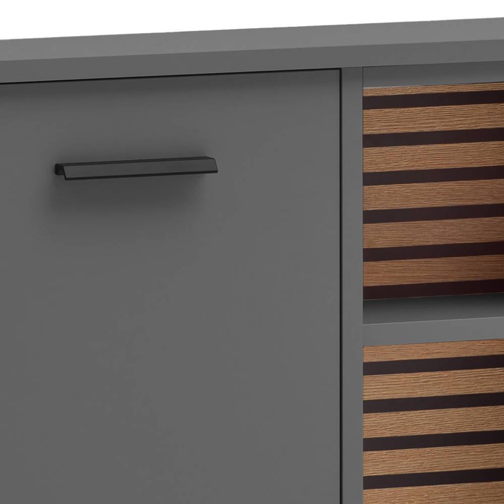 Anthrazitfarbener Badschrank mit modernem Griff und offenen Fächern in Holzoptik – Zyrian
