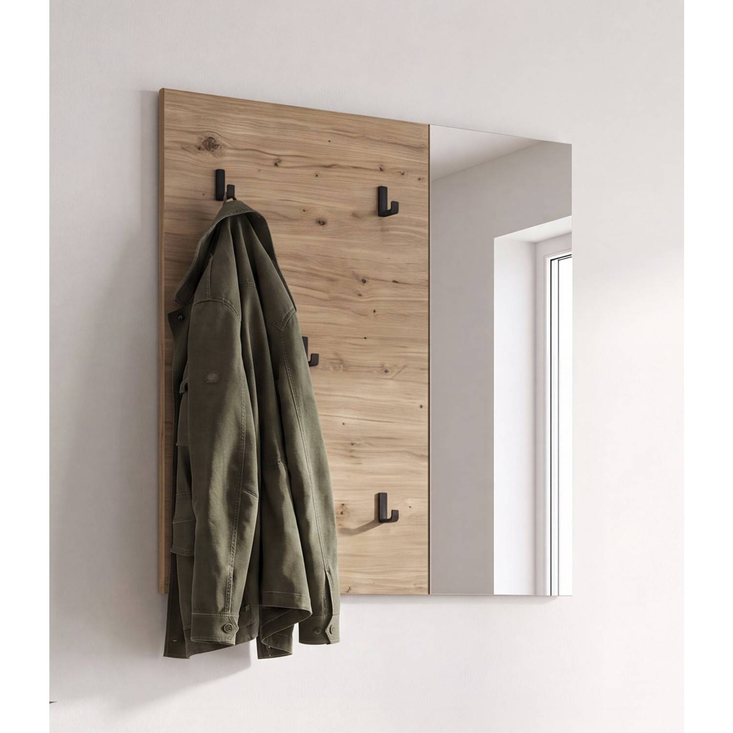 Wandgarderobe aus Holzoptik mit schwarzen Metallhaken und großem Spiegel im Eingangsbereich – Omy