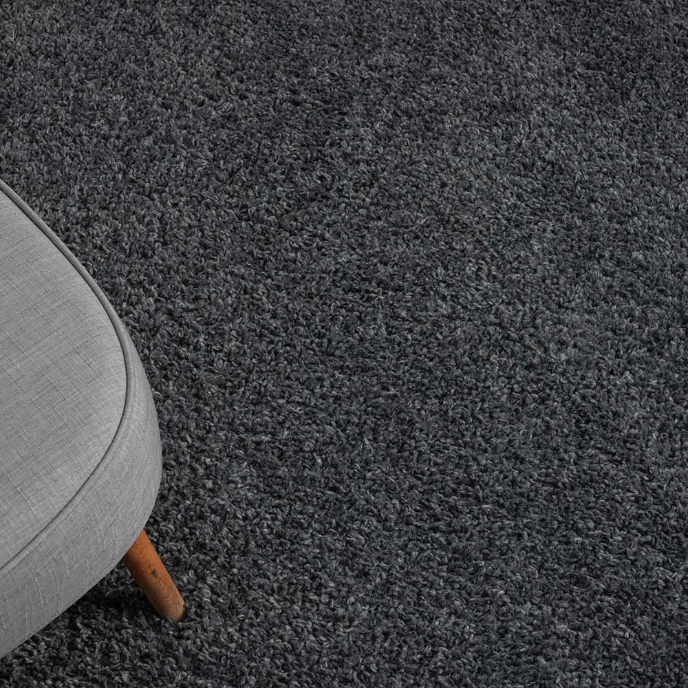 Hochflor Teppich in dunklem Grau - Bescion