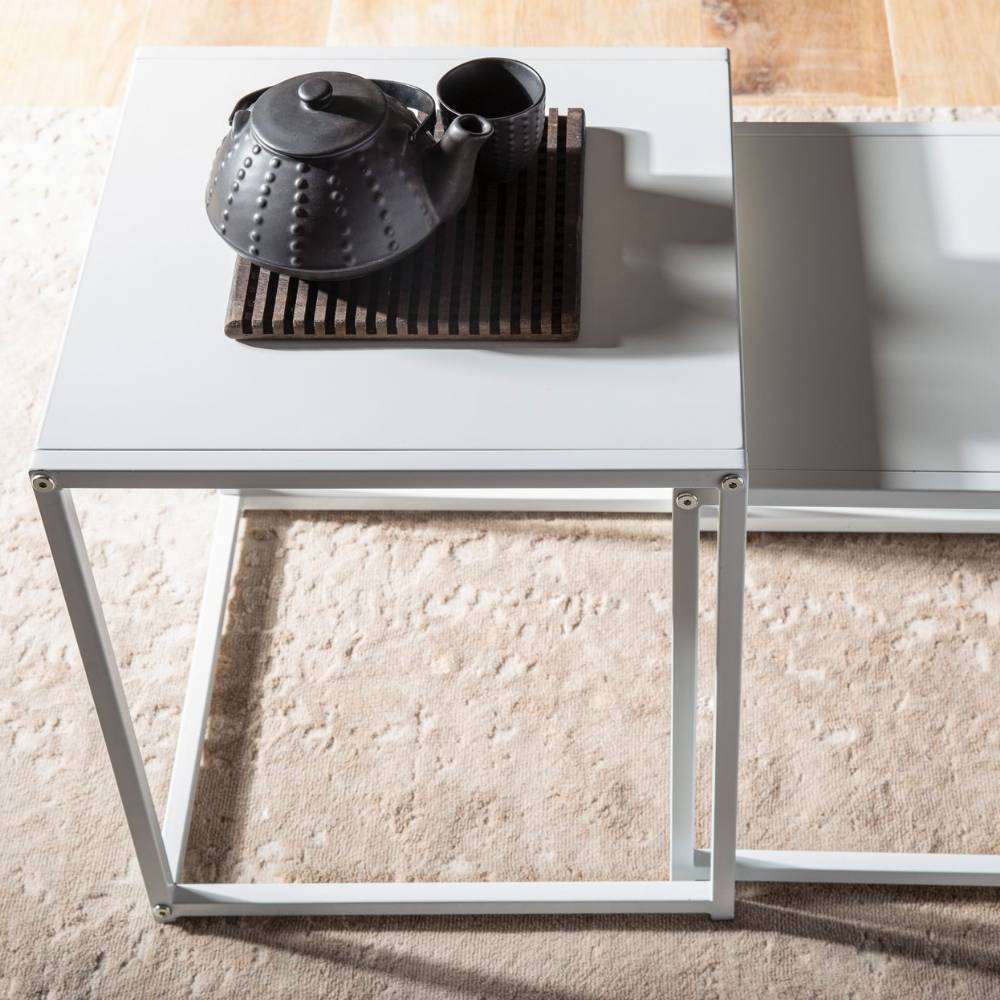Zweiteiliges Couchtisch Ensemble in Weiß mit schlichten Tischplatten und Metallbeinen – Eleon
