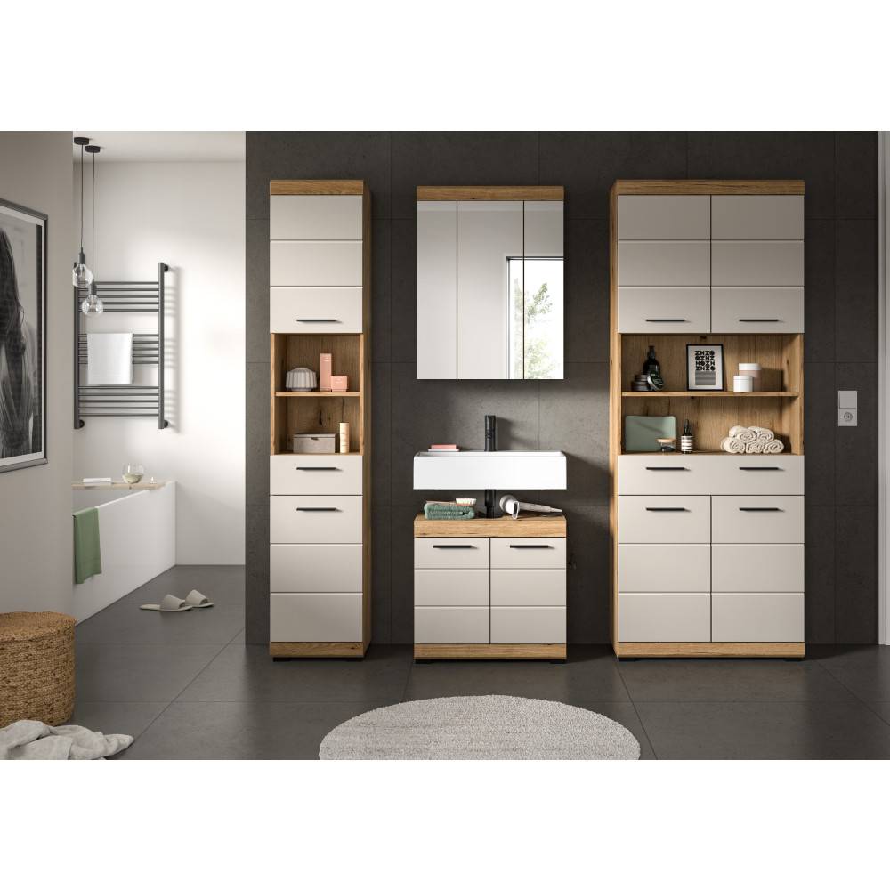 Stilvolles Badezimmermöbel-Ensemble mit Spiegelschrank, Hochschränken und Unterschrank – Casserra