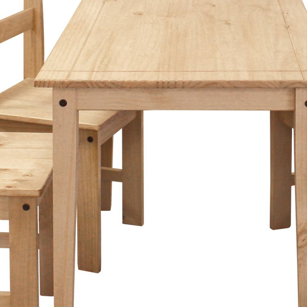 Rechteckige Tischplatte aus hellem Kiefer Massivholz mit feiner Holzmaserung – Luzifania