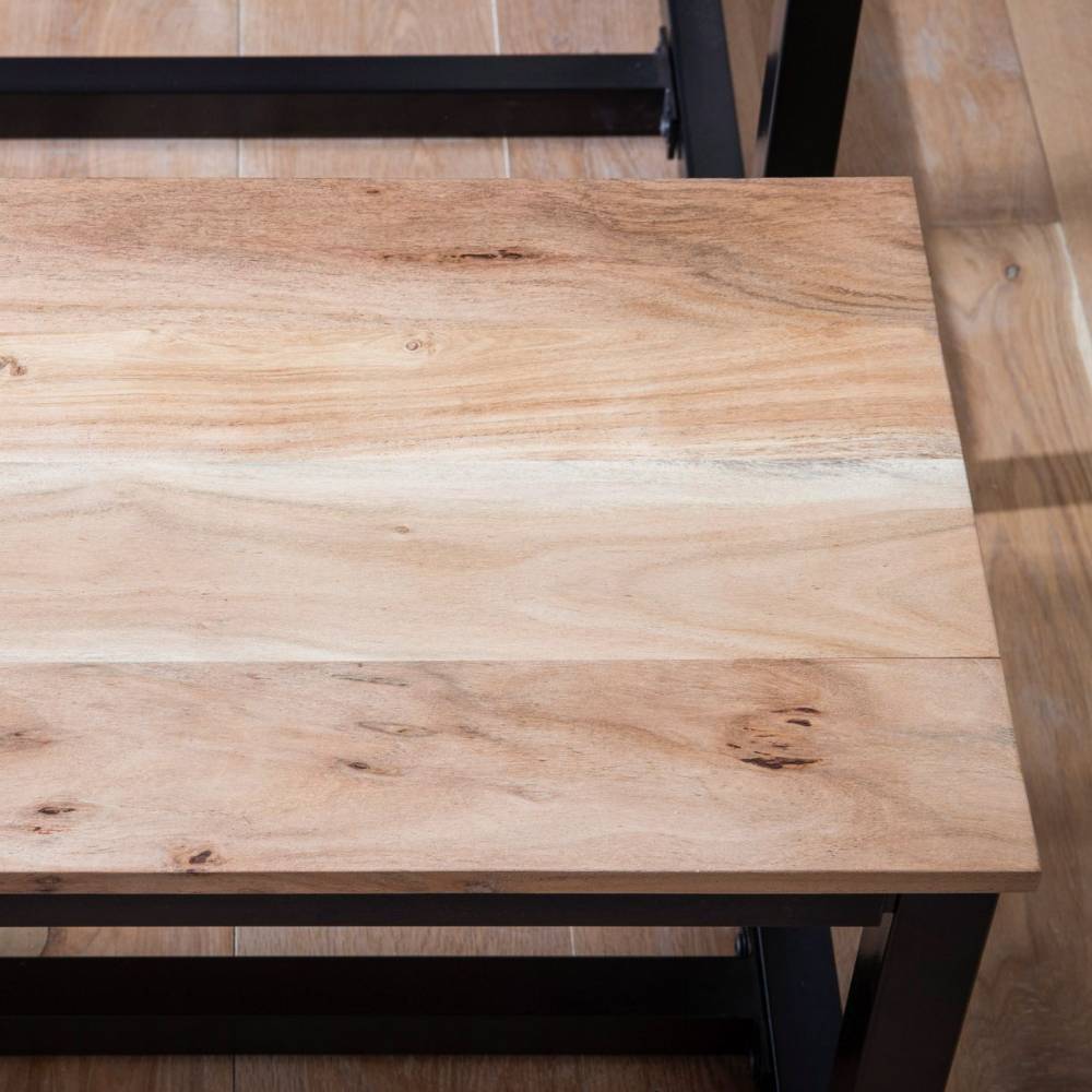 Holzoberfläche der robusten Esszimmerbank im Loft Stil mit natürlicher Maserung – Krispan